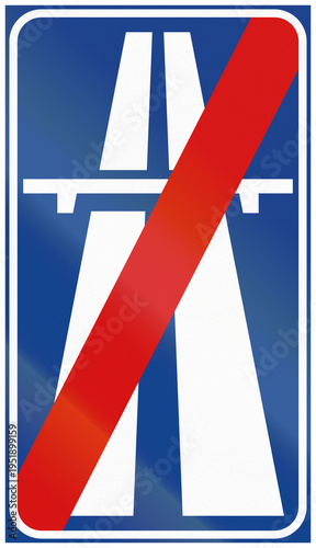 Road sign used in Italy - End of expressway