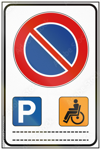 Road sign used in Italy - Parking reserved for vehicles with disabled persons, old version