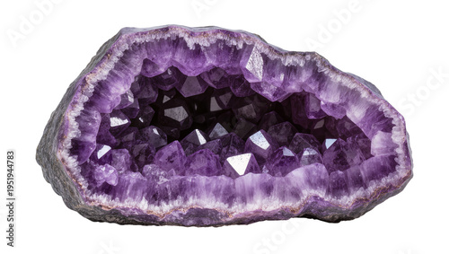 Foto Vibrant deep purple amethyst geode with sparkling crystals, a natural quartz min