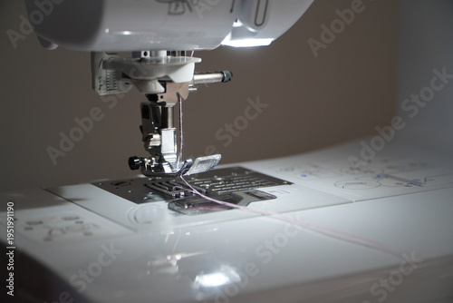 Konstfotografi Close-up of sewing machine presser foot and needle