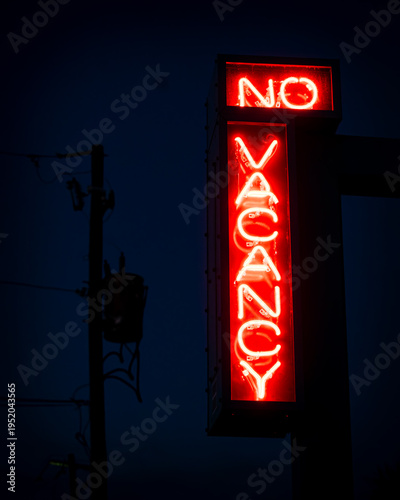 Фотография No Vacancy hotel neon sign
