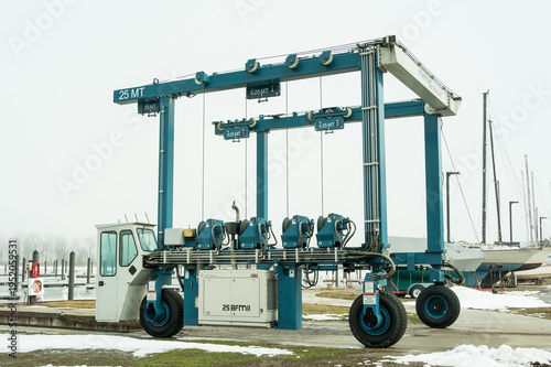 Mobile Boat Hoist