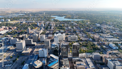 Valokuva Aerial view highlighting regina's downtown core and commercial buildings with wa