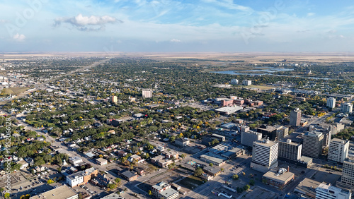 Fényképezés Regina, saskatchewan, canada showing a sprawling urban landscape featuring downt