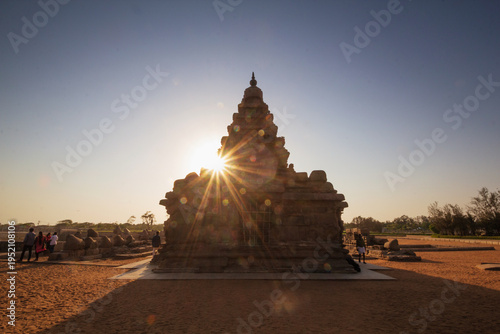 Cuadro en lienzo Shore Temple at sunrise, ancient Dravidian stone architecture, UNESCO World Heri