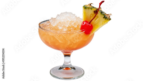 Photos Isolated tropical cocktail drink with crushed ice, pineapple wedge, and maraschi