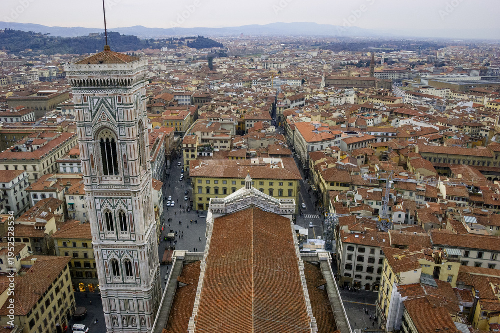 Ταπετσαρία View of Florence, Italy, with Giotto's Campanile and the Duomo's roof in the foreground, and the city stretching to the hills in the background