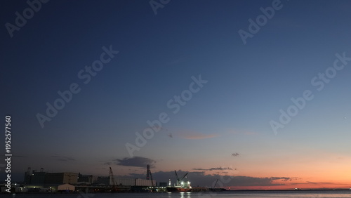 夕焼けと海