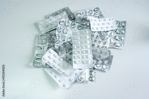Quadro em tela Empty medicine blister packs indicating finished medication