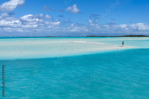 Φωτογραφία Woman Gazing on Sandbar Exumas