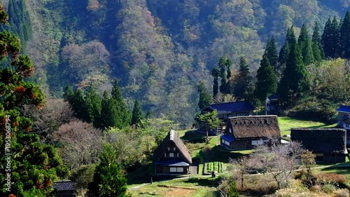 Wallpaper Mural 五箇山合掌造り集落相倉　世界遺産新緑の季節 Torontodigital.ca