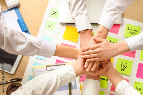 Group of business people pu...
