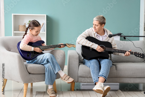 Female music teacher with l...