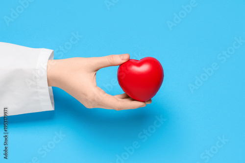 Female doctor's hand with r...