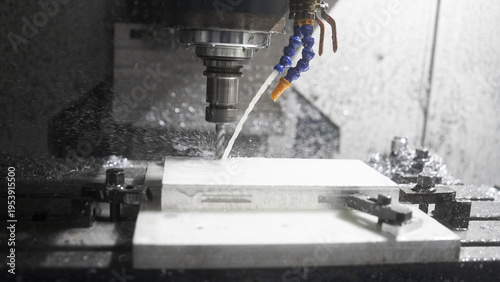 Tableau sur toile CNC Metal Machining - Precision Parts Manufacturing with Cutting Fluid