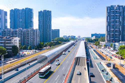 Tableau sur toile Wuhan Main Road Widening Project with Urban Development and Traffic