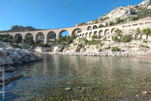Tableau sur toile Jardin de Corbières, L’estaque, Plage de la Lave Marseille, France