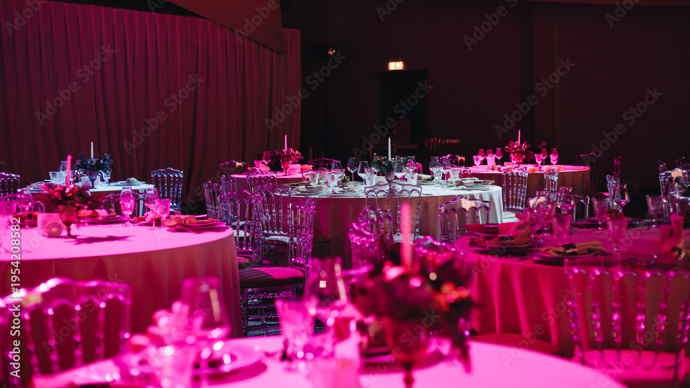 Obraz premium Elegant Wedding Reception Hall with Lighting