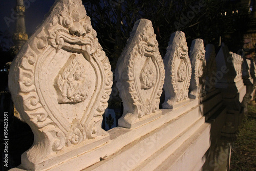 Fényképezés sculpted crenels in vientiane in laos