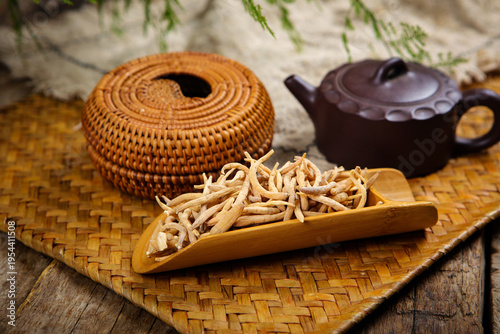 Cuadro en lienzo Ginseng Root with Traditional Tea Ceremony