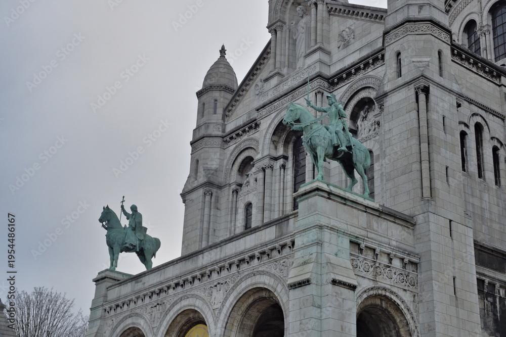 Obraz premium A detail of the Basilica of the Sacred Heart in Paris