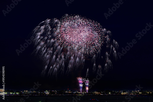 Wallpaper Mural 全国花火競技大会「マルゴー」 Torontodigital.ca