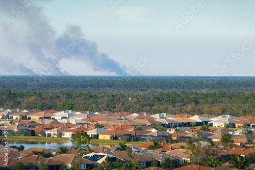 Εκτύπωση καμβά Suburban neighborhood in Florida suffering from bad air quality polluted with pr