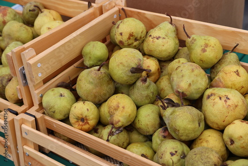 box of pears 