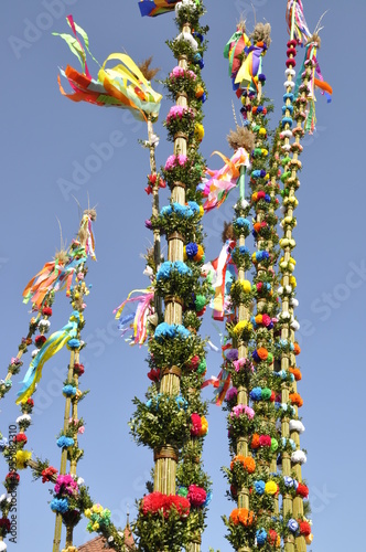 Wallpaper Mural Jarmark Wielkanocny, ozdoby świąteczne, tradycja wielkanocna w Polsce i Europie.  Torontodigital.ca