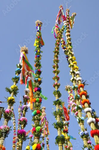 Wallpaper Mural Jarmark Wielkanocny, ozdoby świąteczne, tradycja wielkanocna w Polsce i Europie.  Torontodigital.ca