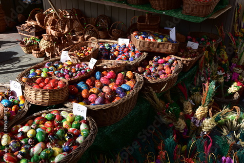 Wallpaper Mural Jarmark Wielkanocny, ozdoby świąteczne, tradycja wielkanocna w Polsce i Europie.  Torontodigital.ca