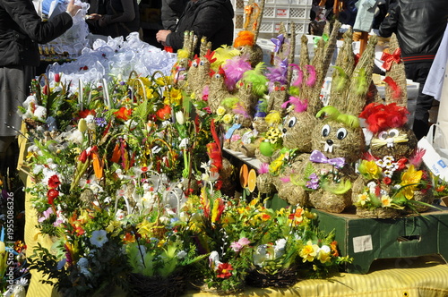 Wallpaper Mural Jarmark Wielkanocny, ozdoby świąteczne, tradycja wielkanocna w Polsce i Europie.  Torontodigital.ca