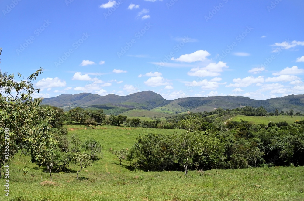 Fototapeta premium View of the rural areas and mountains of the interior of Andrelândia in Minas Gerais.