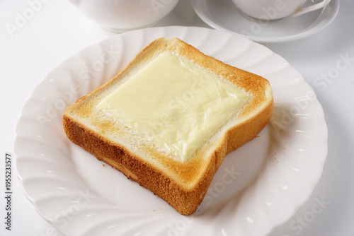 とろけるチーズトースト