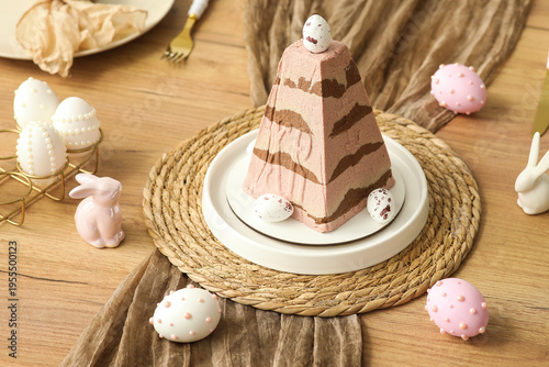 Sweet curd Easter cake, toy...