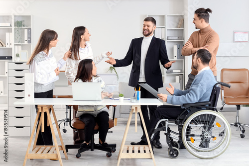 Group of business people wi...