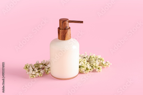 Soap dispenser with white l...