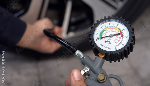 Inflate your car tires to save fuel before traveling