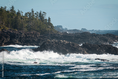 Brandung an Felsküste auf Vancouver Island