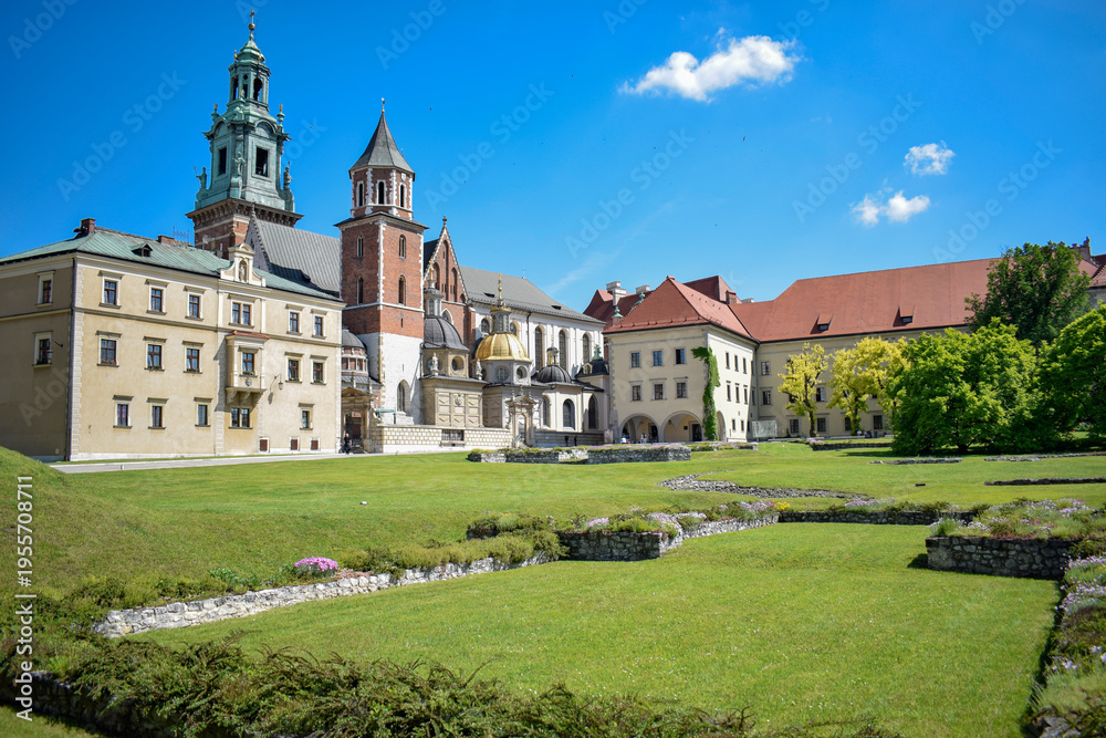 Naklejka premium Wawel Royal Castle Gardens in Krakow, Poland on a Sunny Da