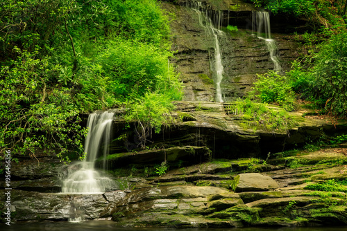 Tablou pe pânză a waterfall at the great smokey mountains deep creek falls area in North Carolina