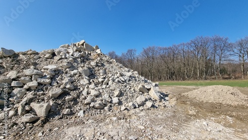 Εκτύπωση καμβά recycled concrete following the dismantling of a wind turbine
foundation