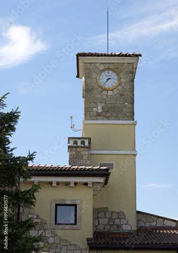 Cuadro en lienzo The upper section of a Mediterranean-style clock tower at BlackSeaRama shows sto
