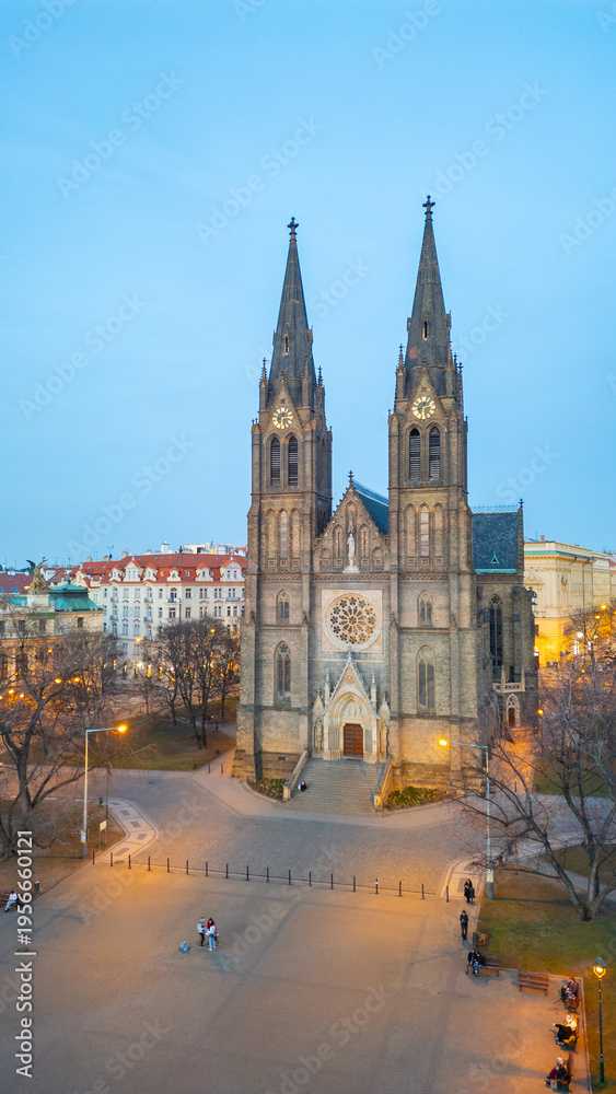 Obraz premium Sunset view of Saint Ludmila basilica in Prague, Czech republic