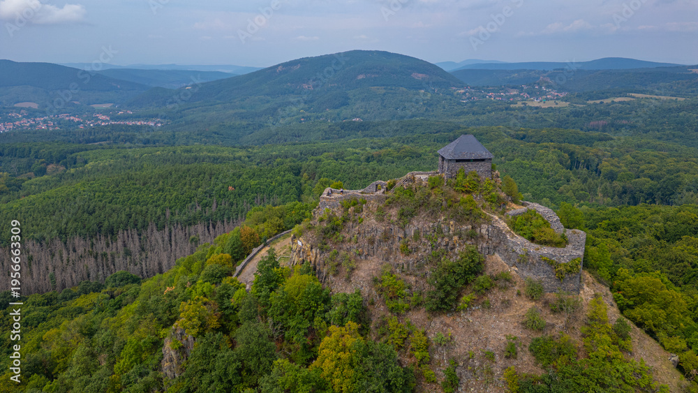 Fototapeta premium Salgo castle during a cloudy day in Hungary