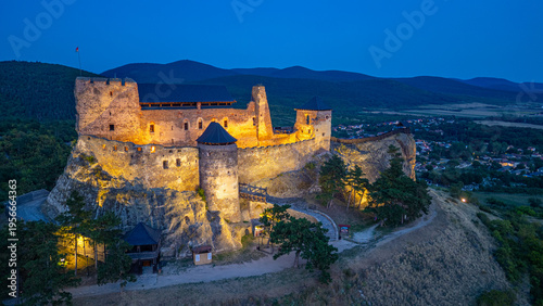 Quadro su tela Sunset view of Boldogko castle in Hungary