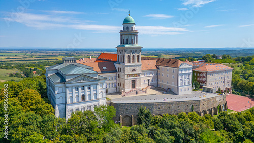 Foto Summer day at Pannonhalma abbey in Hungary