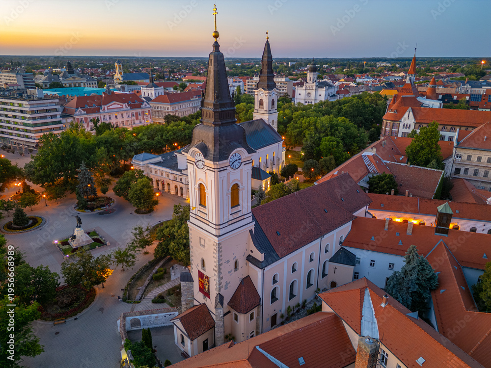 Obraz premium Sunset panorama view of Szabadsag square at Kecskemet, Hungary