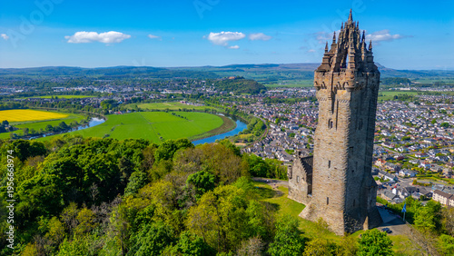 Bild auf Leinwand Aerial view of the National Wallace Monument at Stirling, Scotla