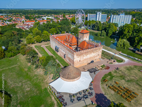 Cuadro en lienzo Summer day at Gyula castle in Hungary